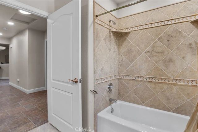 12210 Larch Street, Oak Hills, CA 92344