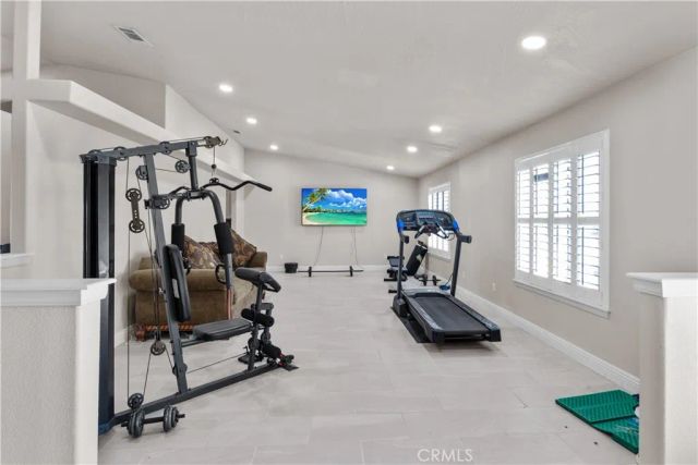 12210 Larch Street, Oak Hills, CA 92344