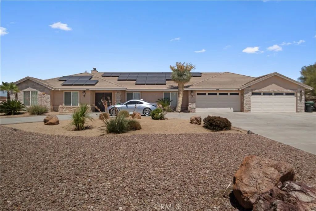 12210 Larch Street, Oak Hills, CA 92344