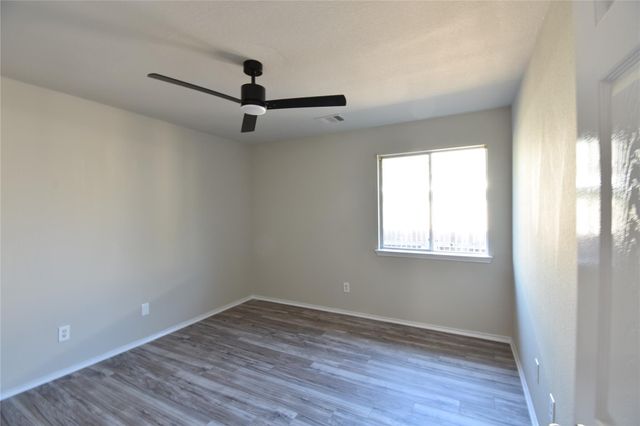 1004 Grey Castle DR, Pflugerville, TX 78660
