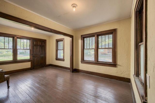 701 E Main Street, Whitesboro, TX 76273