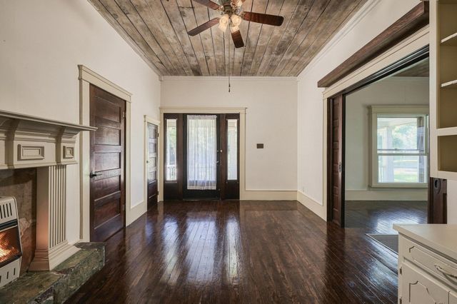 701 E Main Street, Whitesboro, TX 76273