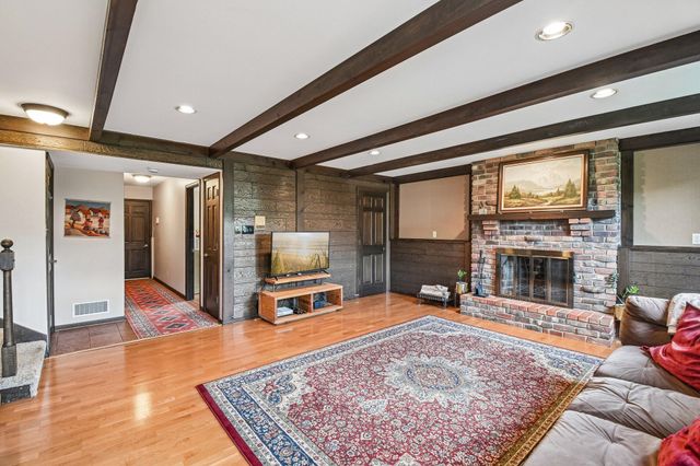 9618 Walnut Drive, Munster, IN 46321