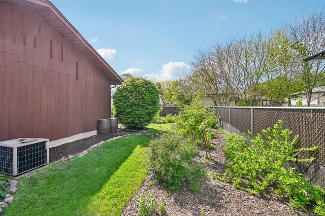 9618 Walnut Drive, Munster, IN 46321
