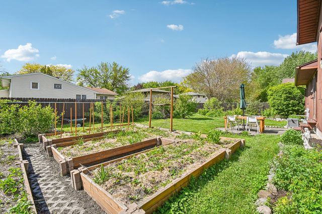 9618 Walnut Drive, Munster, IN 46321