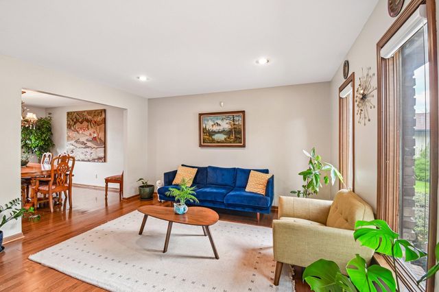 9618 Walnut Drive, Munster, IN 46321