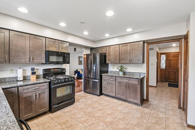 9618 Walnut Drive, Munster, IN 46321