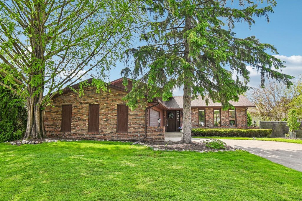 9618 Walnut Drive, Munster, IN 46321