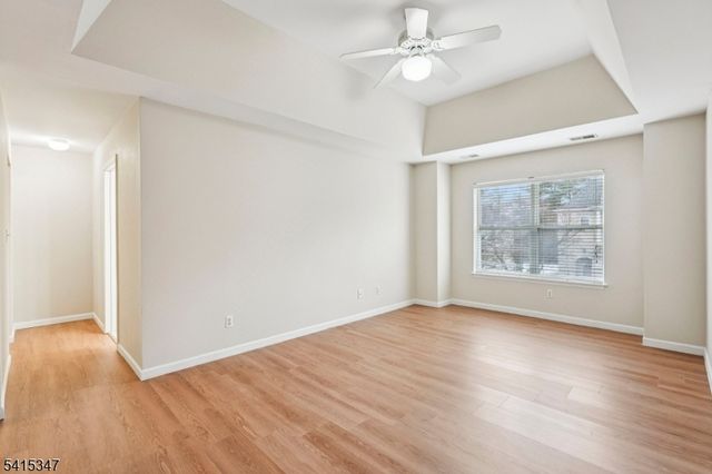 8616 Brittany Dr, Wayne Twp., NJ 07470