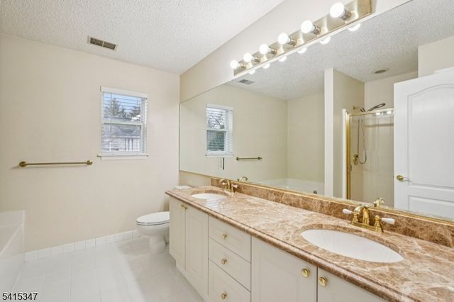 8616 Brittany Dr, Wayne Twp., NJ 07470