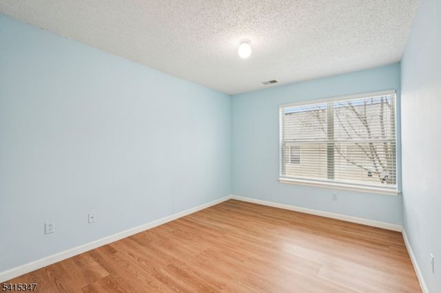 8616 Brittany Dr, Wayne Twp., NJ 07470