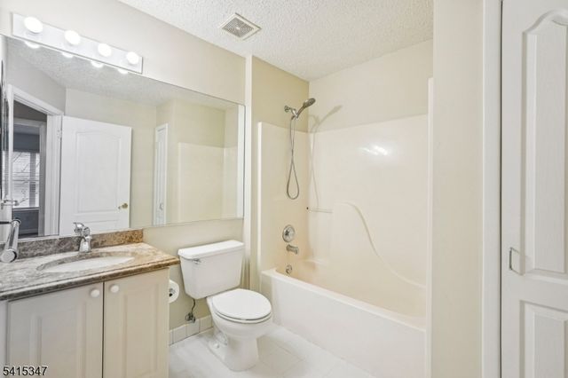 8616 Brittany Dr, Wayne Twp., NJ 07470