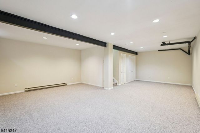 8616 Brittany Dr, Wayne Twp., NJ 07470