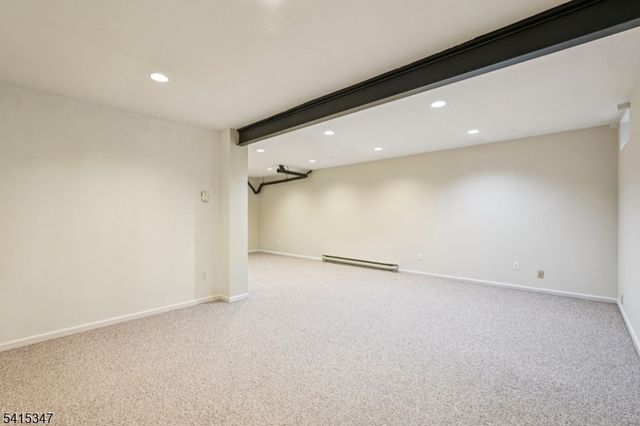 8616 Brittany Dr, Wayne Twp., NJ 07470