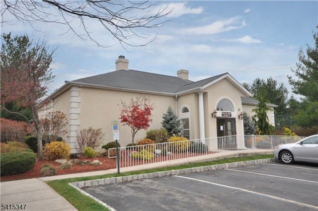 8616 Brittany Dr, Wayne Twp., NJ 07470