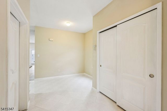 8616 Brittany Dr, Wayne Twp., NJ 07470