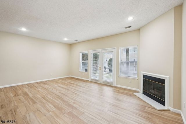 8616 Brittany Dr, Wayne Twp., NJ 07470