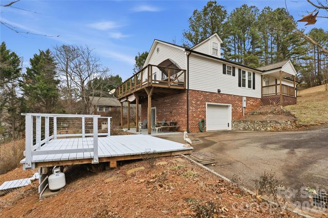 105 Mountain Aire Drive, Stony Point, NC 28678