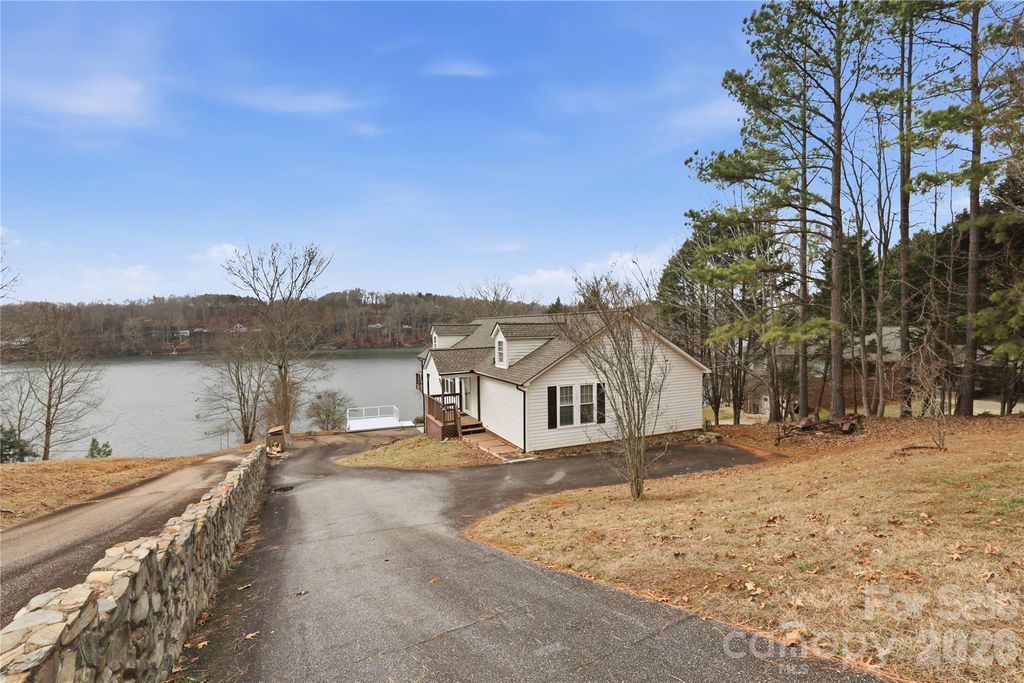 105 Mountain Aire Drive, Stony Point, NC 28678