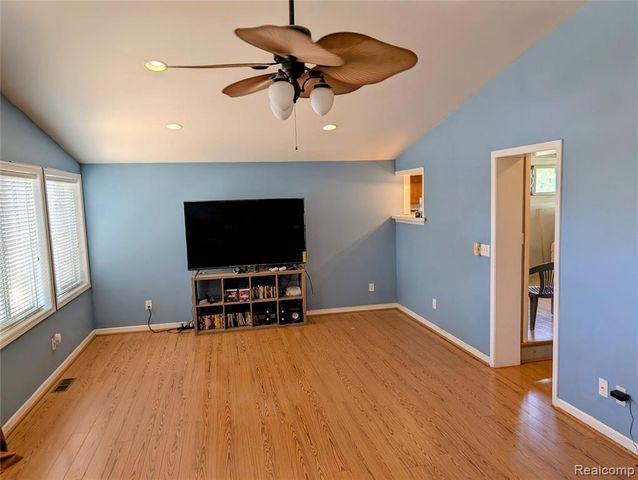 9085 Melrose Street, Livonia, MI 48150