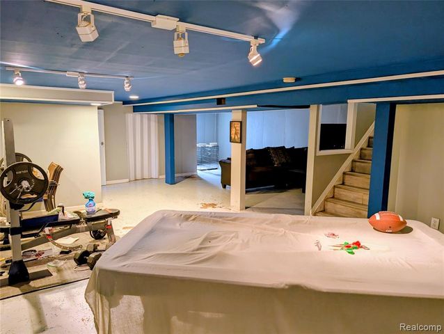 9085 Melrose Street, Livonia, MI 48150