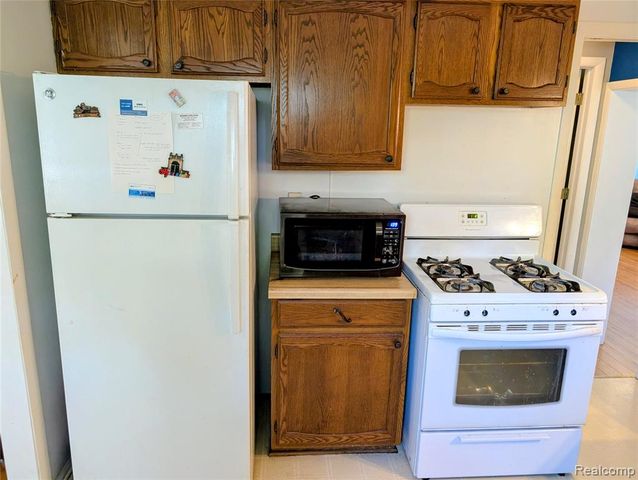 9085 Melrose Street, Livonia, MI 48150