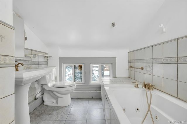 35-20 165th Street, Flushing, NY 11358