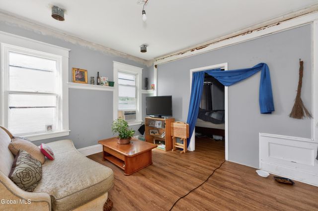 1063 Cutler Street, Schenectady, NY 12303