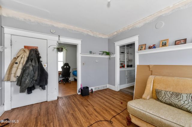 1063 Cutler Street, Schenectady, NY 12303