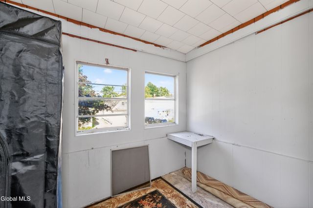 1063 Cutler Street, Schenectady, NY 12303