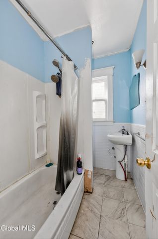 1063 Cutler Street, Schenectady, NY 12303