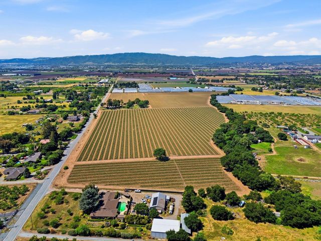 3115 B Leavesley Road, Gilroy, CA 95020