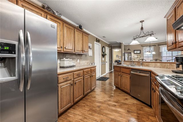 909 E Apple Blossom Avenue, Springdale, AR 72764