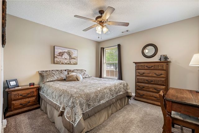 909 E Apple Blossom Avenue, Springdale, AR 72764