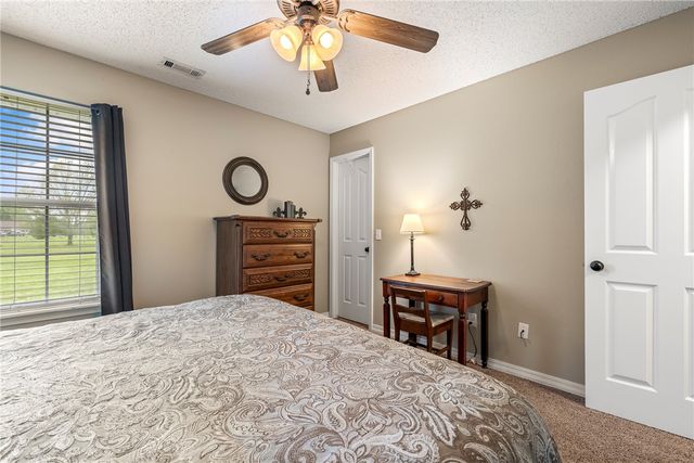 909 E Apple Blossom Avenue, Springdale, AR 72764