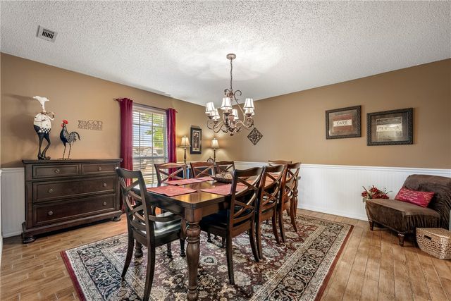 909 E Apple Blossom Avenue, Springdale, AR 72764