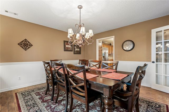 909 E Apple Blossom Avenue, Springdale, AR 72764