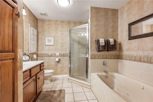 909 E Apple Blossom Avenue, Springdale, AR 72764