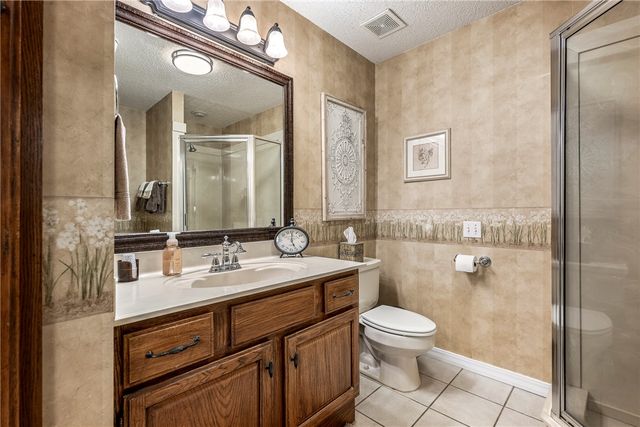 909 E Apple Blossom Avenue, Springdale, AR 72764