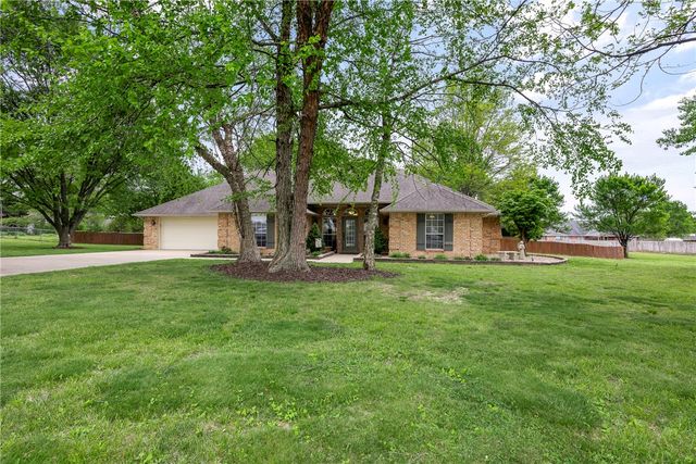 909 E Apple Blossom Avenue, Springdale, AR 72764