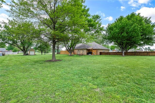 909 E Apple Blossom Avenue, Springdale, AR 72764