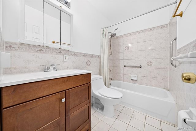 87-16 Palo Alto Street, Hollis, NY 11423