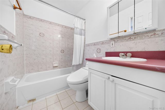 87-16 Palo Alto Street, Hollis, NY 11423