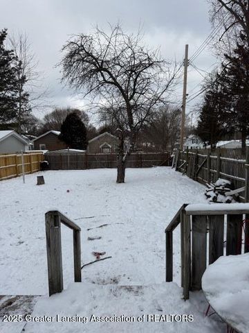 915 Tisdale Avenue, Lansing, MI 48910