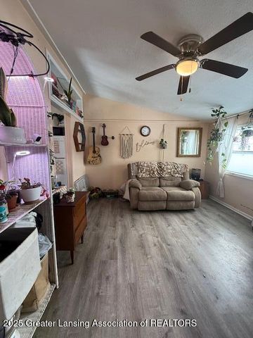 915 Tisdale Avenue, Lansing, MI 48910