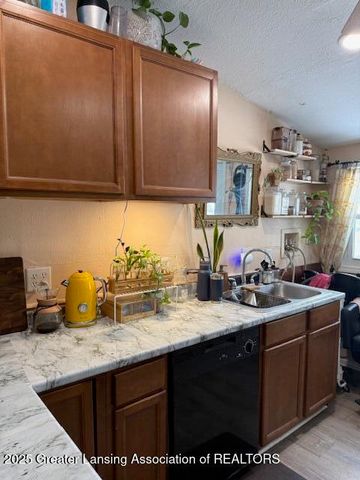 915 Tisdale Avenue, Lansing, MI 48910