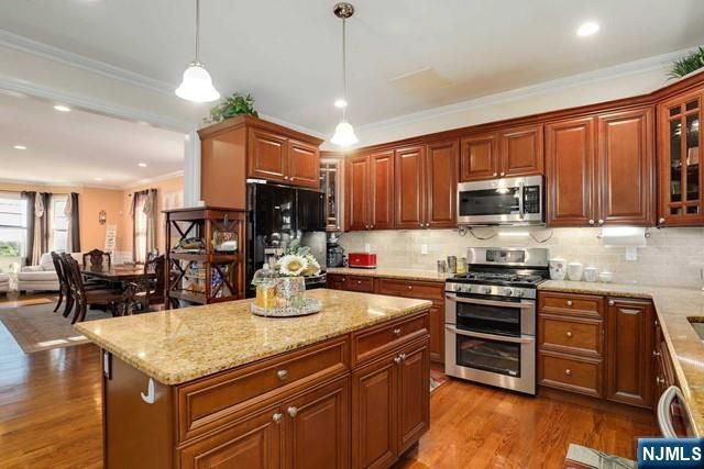 157 Woodridge Street, Wood Ridge, NJ 07075