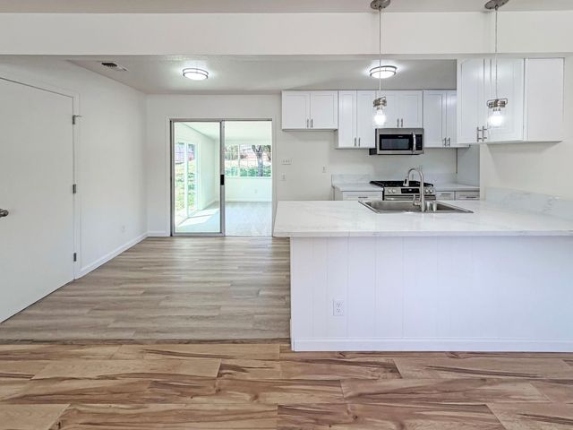 7827 Glen Tree Dr, Citrus Heights, CA 95610