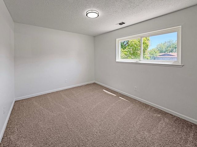 7827 Glen Tree Dr, Citrus Heights, CA 95610