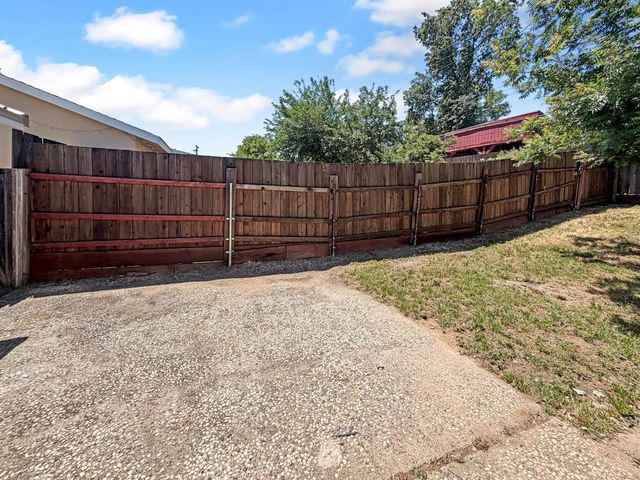 7827 Glen Tree Dr, Citrus Heights, CA 95610